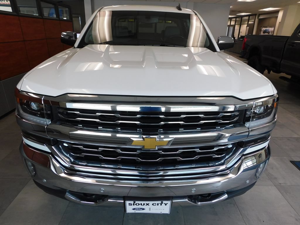Used 2018 Chevrolet Silverado 1500 LTZ w/ Sport Package AWD/4WD image 2