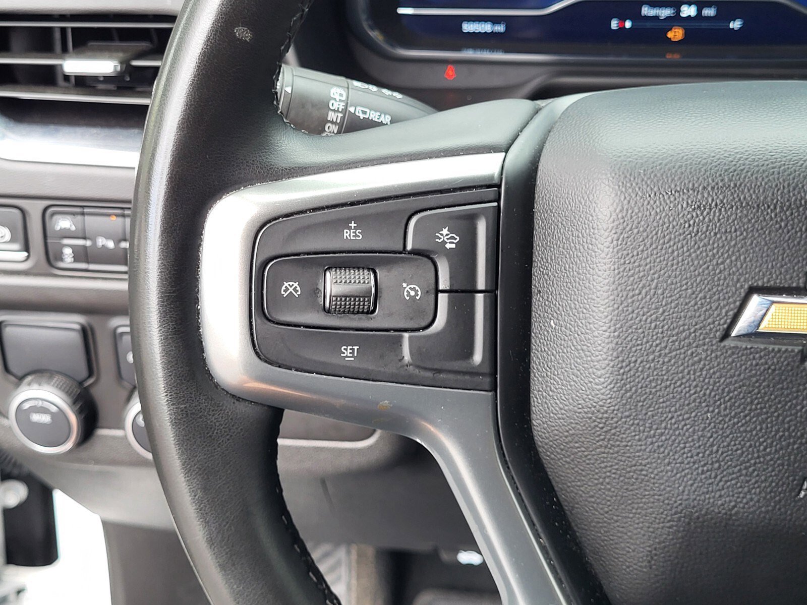 Used 2024 Chevrolet Suburban LT image 27