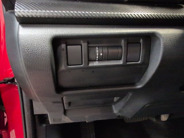 Used 2024 Subaru Crosstrek 2.0i Premium AWD/4WD image 17