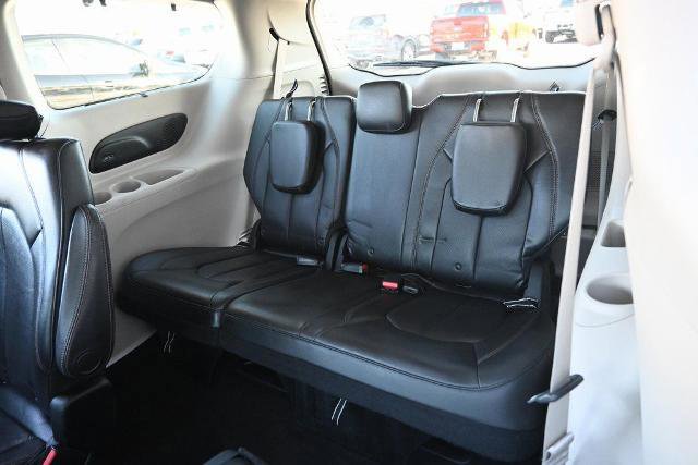 Used 2017 Chrysler Pacifica Touring-L Plus image 26