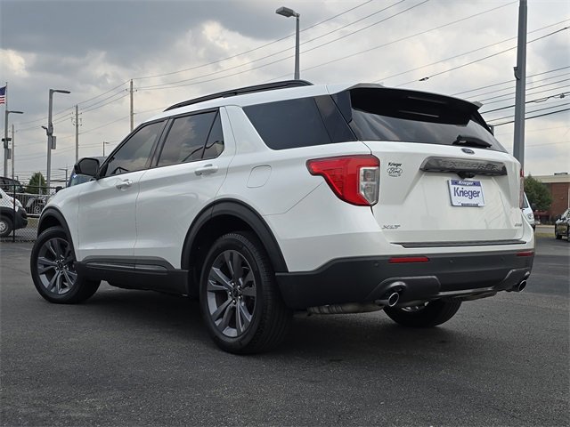 Certified 2022 Ford Explorer XLT w/ Equipment Group 202A image 3