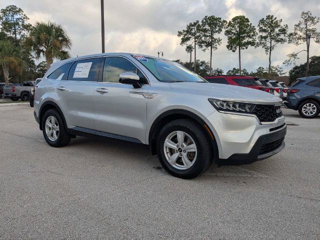 Used 2022 Kia Sorento LX FWD image 2