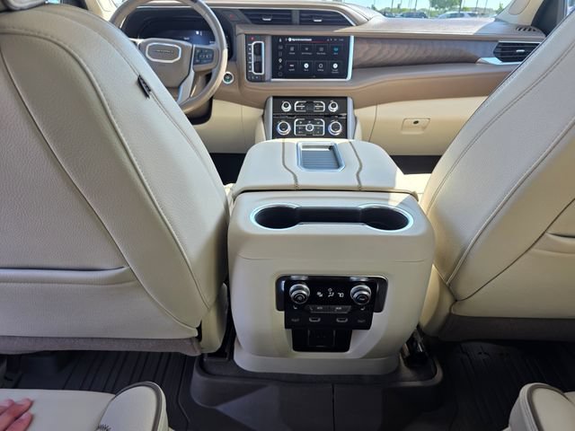 Used 2023 GMC Yukon XL Denali w/ Advanced Technology Package AWD/4WD image 18