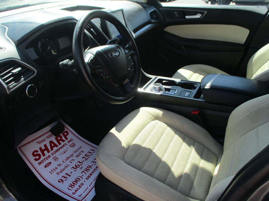 Certified 2024 Ford Edge SE image 4