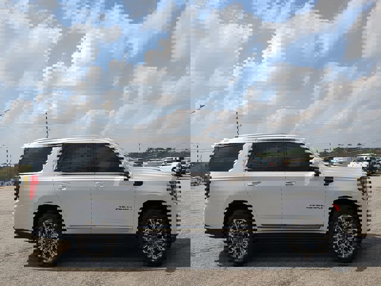 Used 2023 GMC Yukon Denali Ultimate image 6