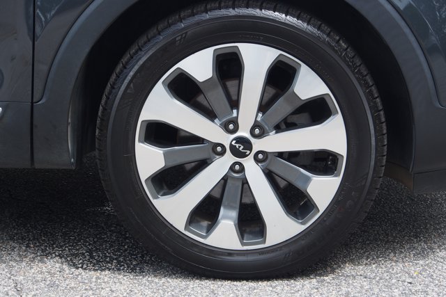 Used 2022 Kia Telluride EX w/ EX Premium Package FWD image 10