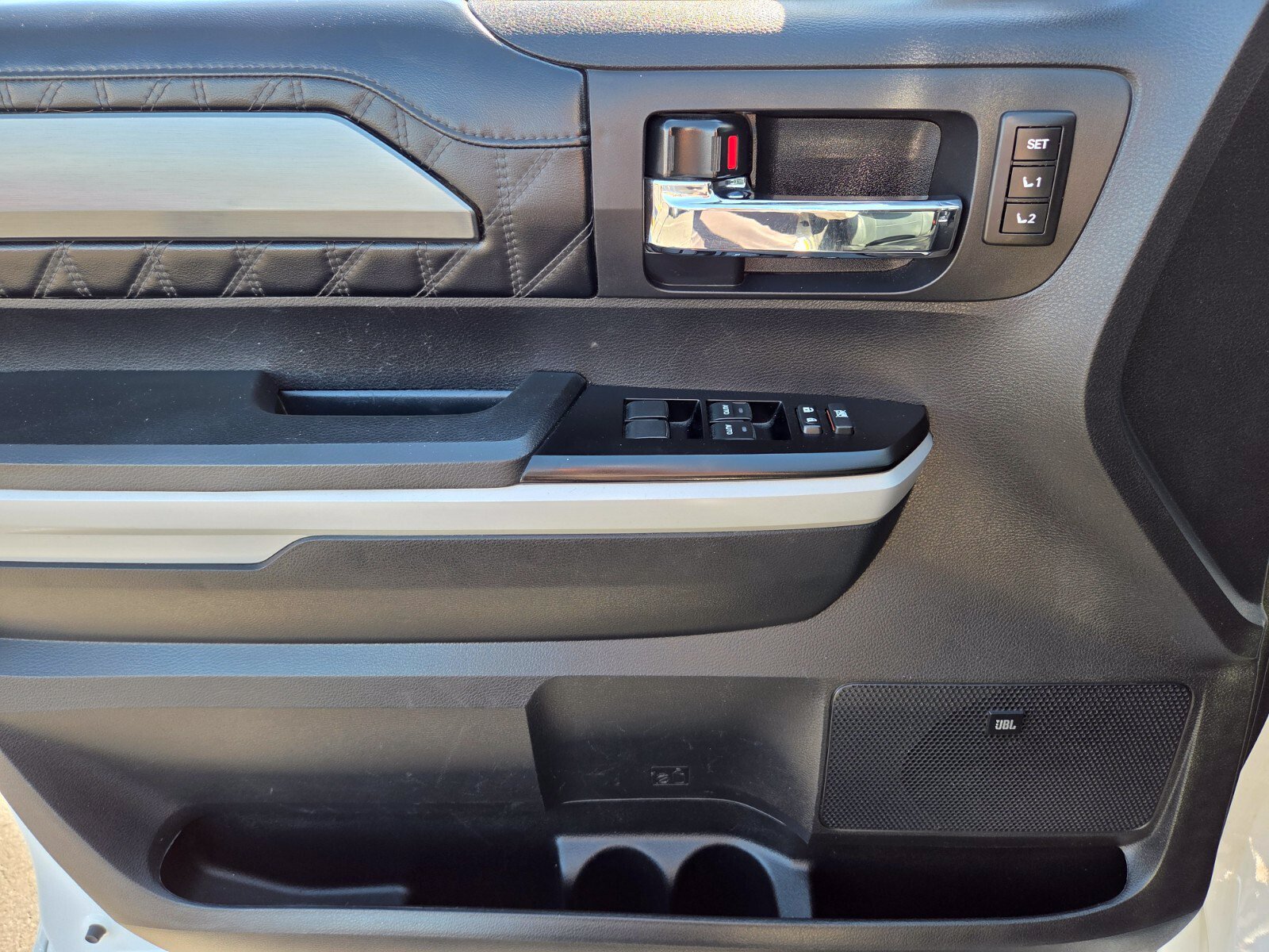 Used 2019 Toyota Tundra Platinum AWD/4WD image 18