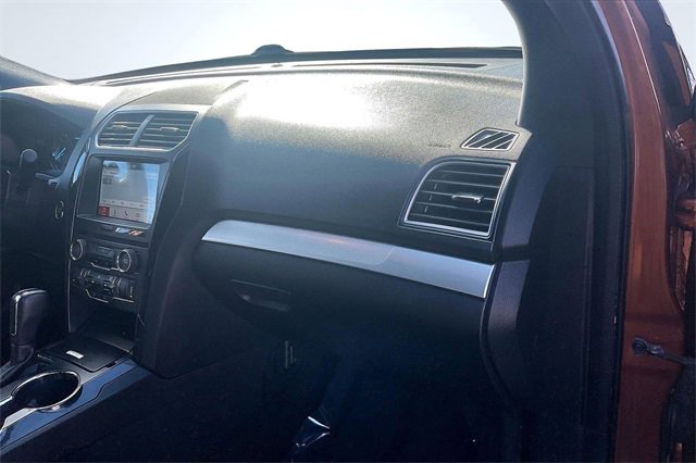 Certified 2017 Ford Explorer XLT w/ Equipment Group 201A image 17