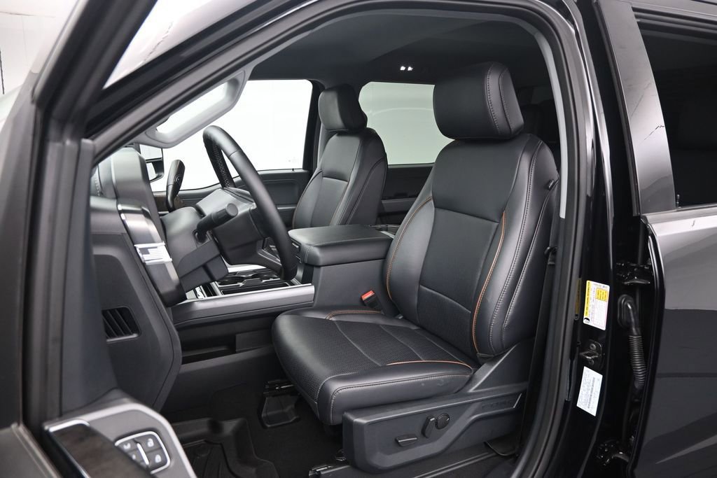 Certified 2025 Ford F350 Lariat w/ Black Appearance Package AWD/4WD image 16