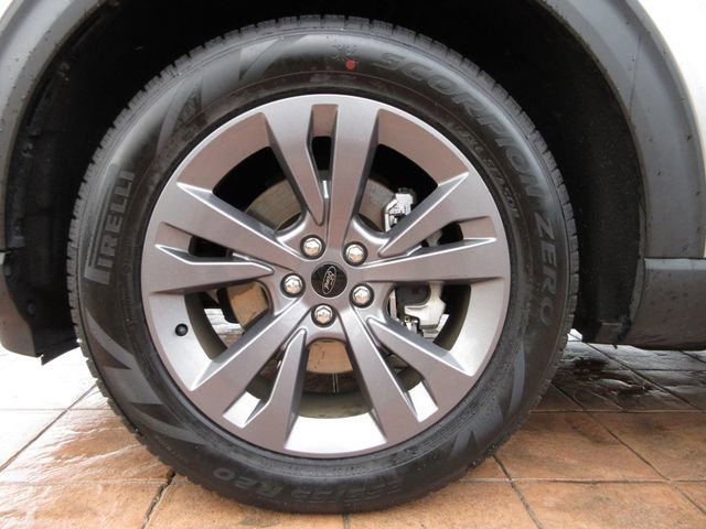 Certified 2022 Ford Explorer XLT w/ Equipment Group 202A image 9