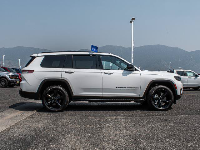 Used 2024 Jeep Grand Cherokee L Limited AWD/4WD image 4