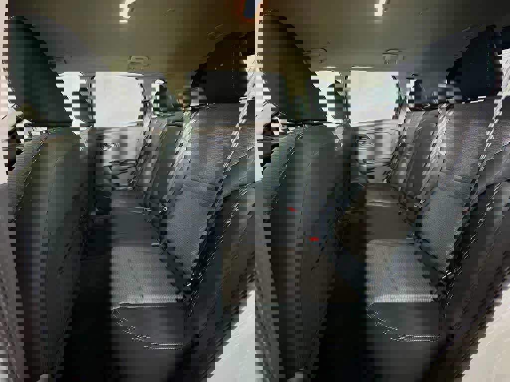 Used 2022 Nissan Rogue SV image 17