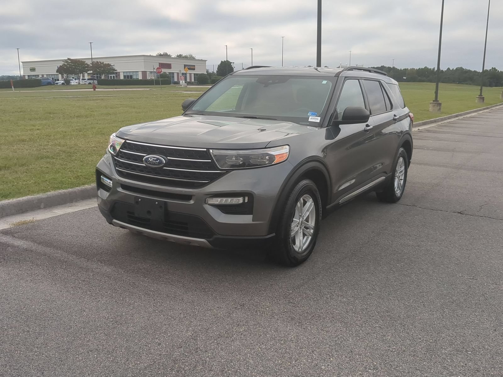 Certified 2022 Ford Explorer XLT w/ Equipment Group 202A RWD image 7