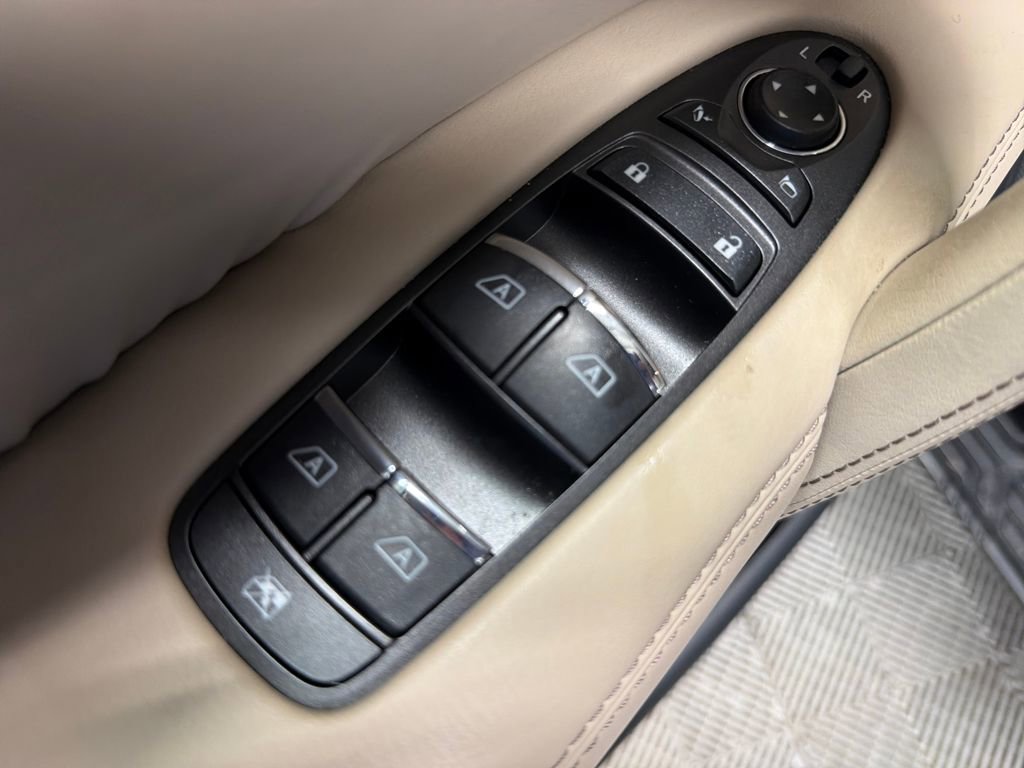 Used 2024 Nissan Armada Platinum w/ Captain's Chairs Package image 18