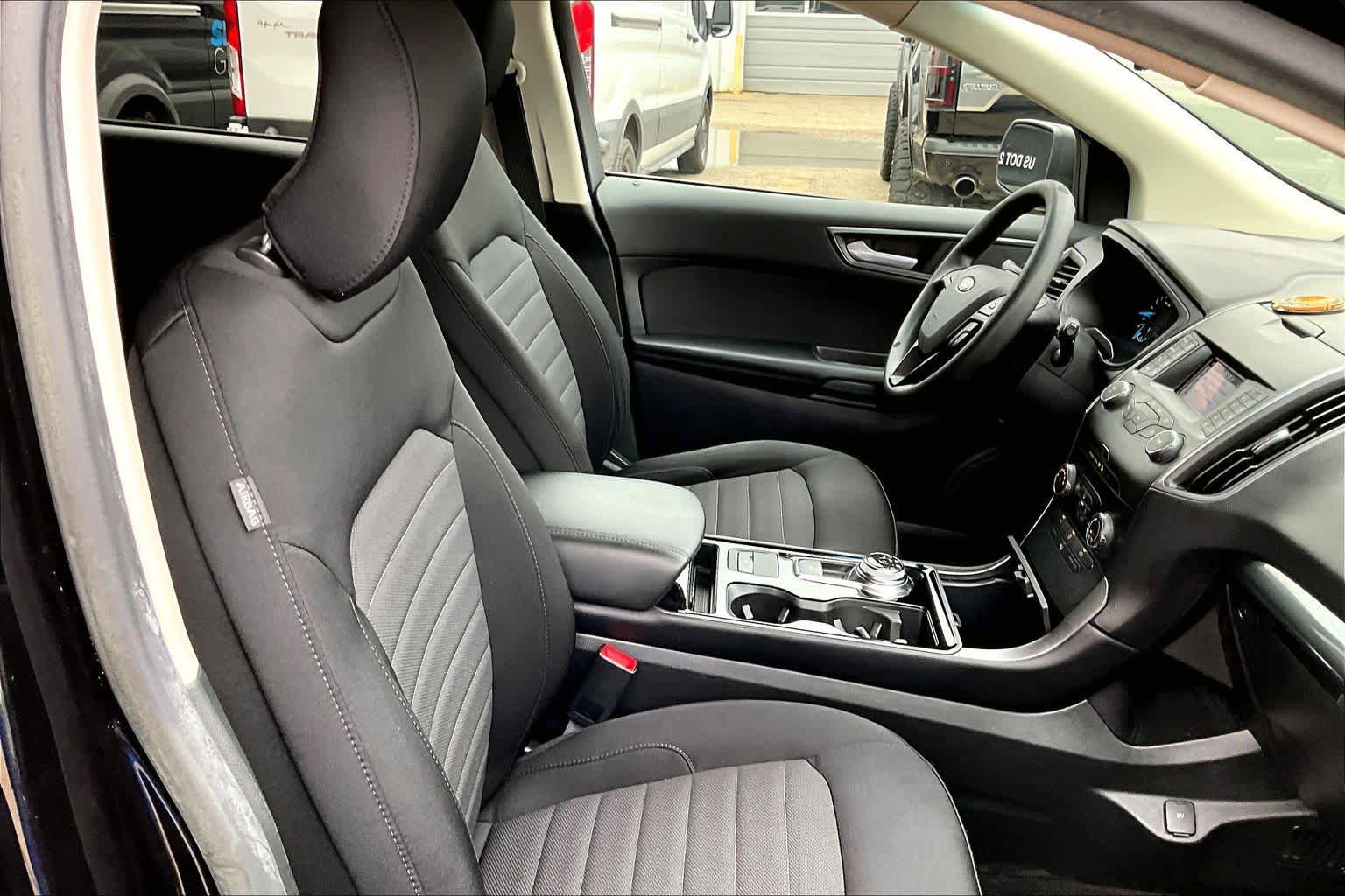 Certified 2019 Ford Edge SE FWD image 9