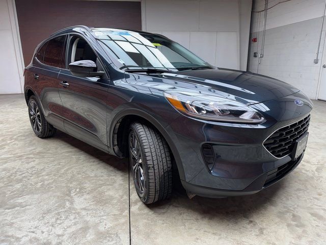 Certified 2022 Ford Escape SE w/ SE Sport Appearance Package image 7