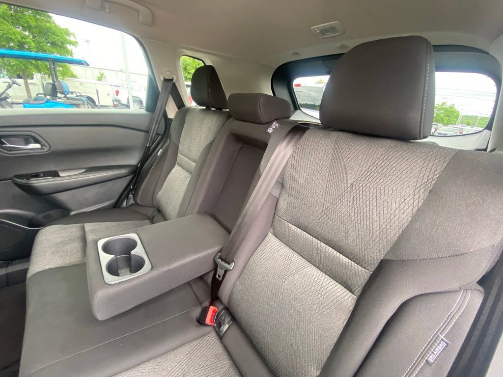 Used 2025 Nissan Rogue SV FWD image 23