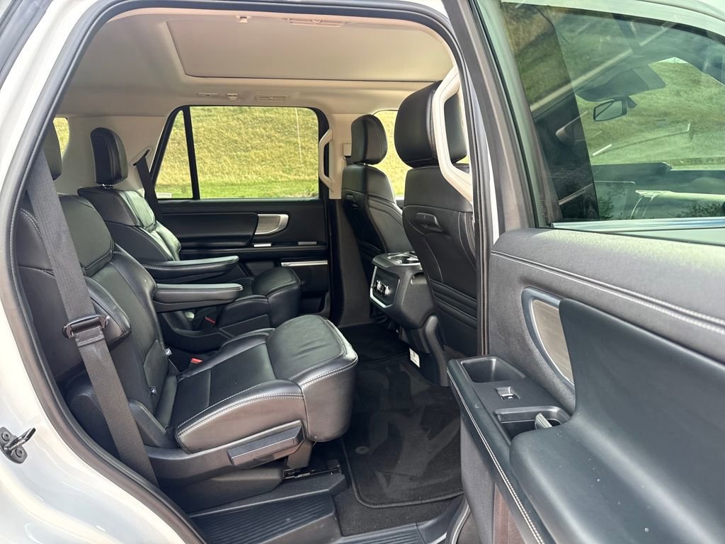 Certified 2025 Ford Expedition Platinum AWD/4WD image 22