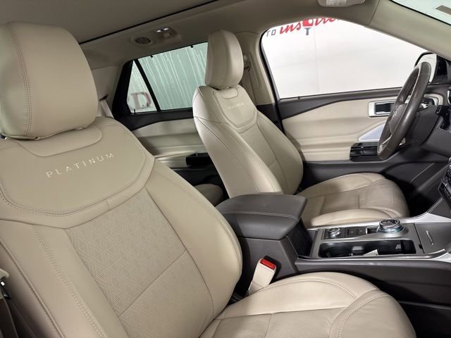 Certified 2022 Ford Explorer Platinum w/ Equipment Group 601A image 16