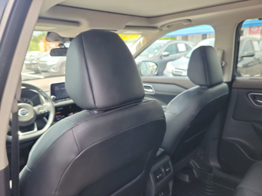 Used 2021 Nissan Rogue SV w/ Premium Package FWD image 10