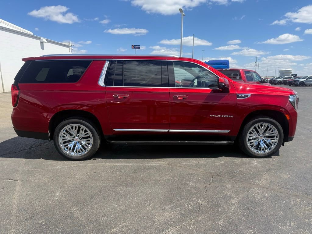 Used 2021 GMC Yukon XL SLT w/ SLT Premium Package AWD/4WD image 2