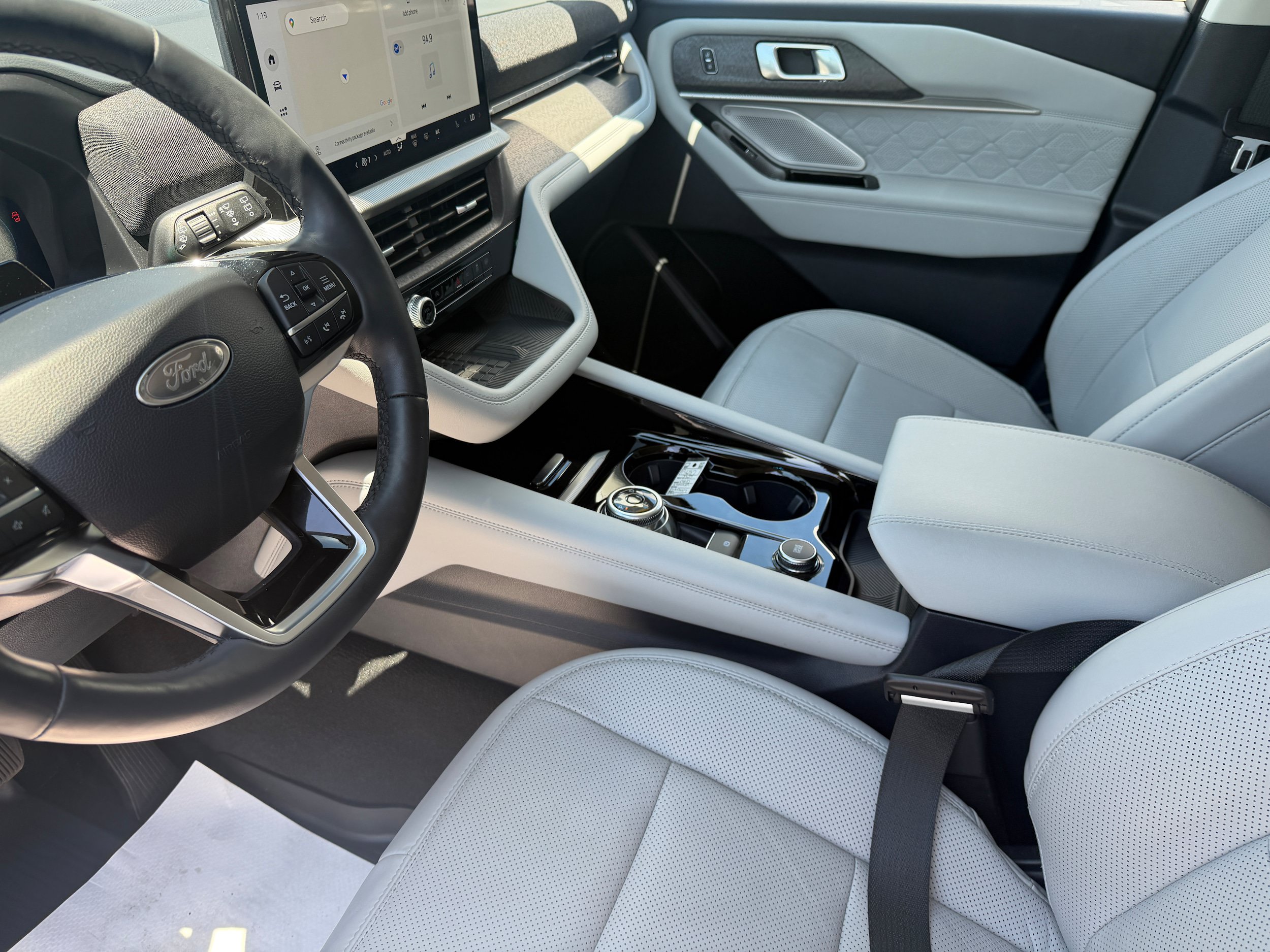 Certified 2025 Ford Explorer Platinum w/ LUX Leather Package AWD/4WD image 16