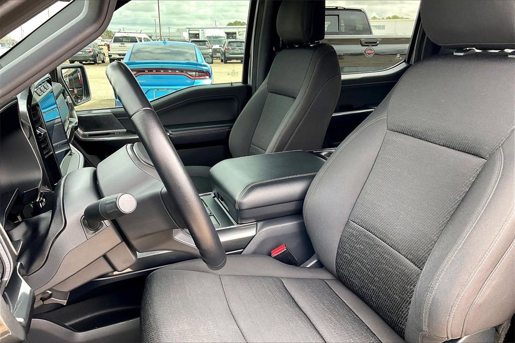 Certified 2021 Ford F150 XLT w/ Equipment Group 302A High image 18