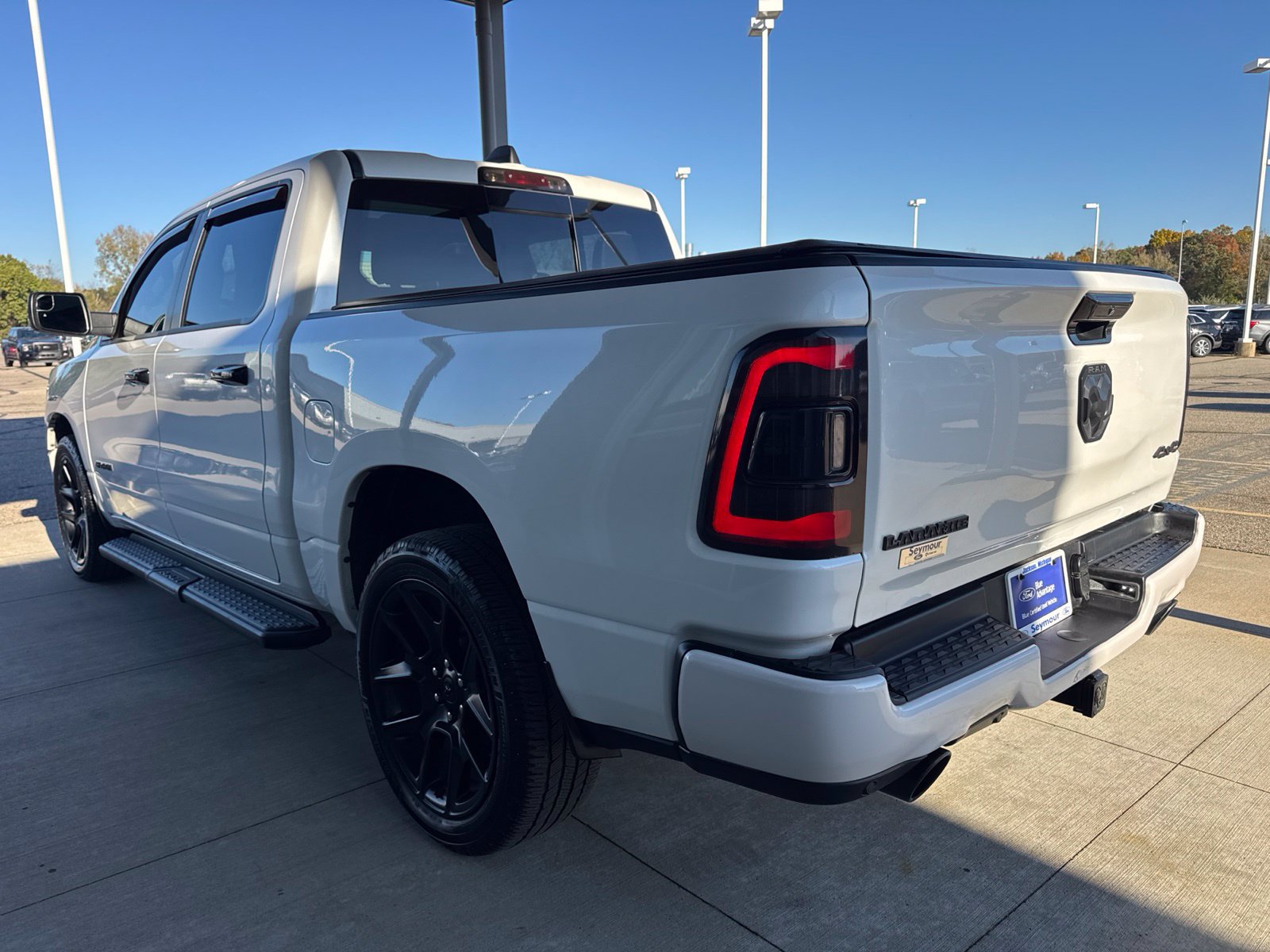 Used 2023 RAM 1500 Laramie AWD/4WD image 5