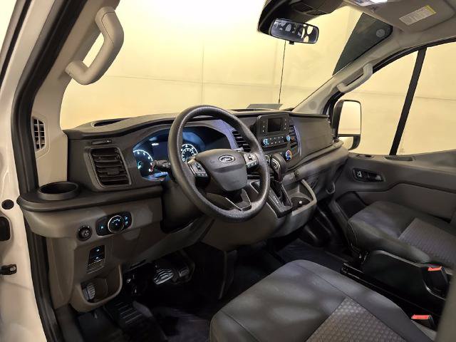Certified 2025 Ford Transit 250 Low Roof RWD image 5