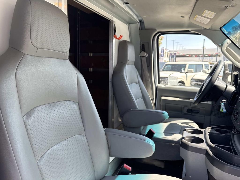 Certified 2021 Ford E-450 and Econoline 450 Super Duty w/ Power Windows & Locks Group image 18