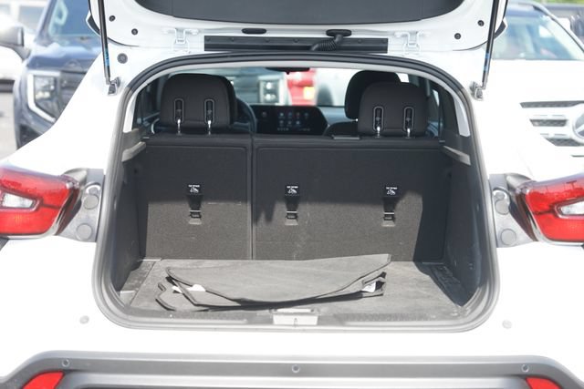 Used 2025 Chevrolet Trax LS w/ LS Convenience Package FWD image 31