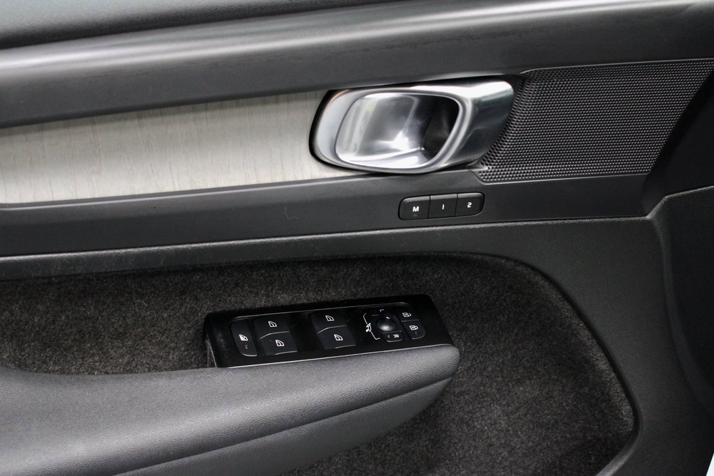 Used 2022 Volvo XC40 T5 Inscription image 26