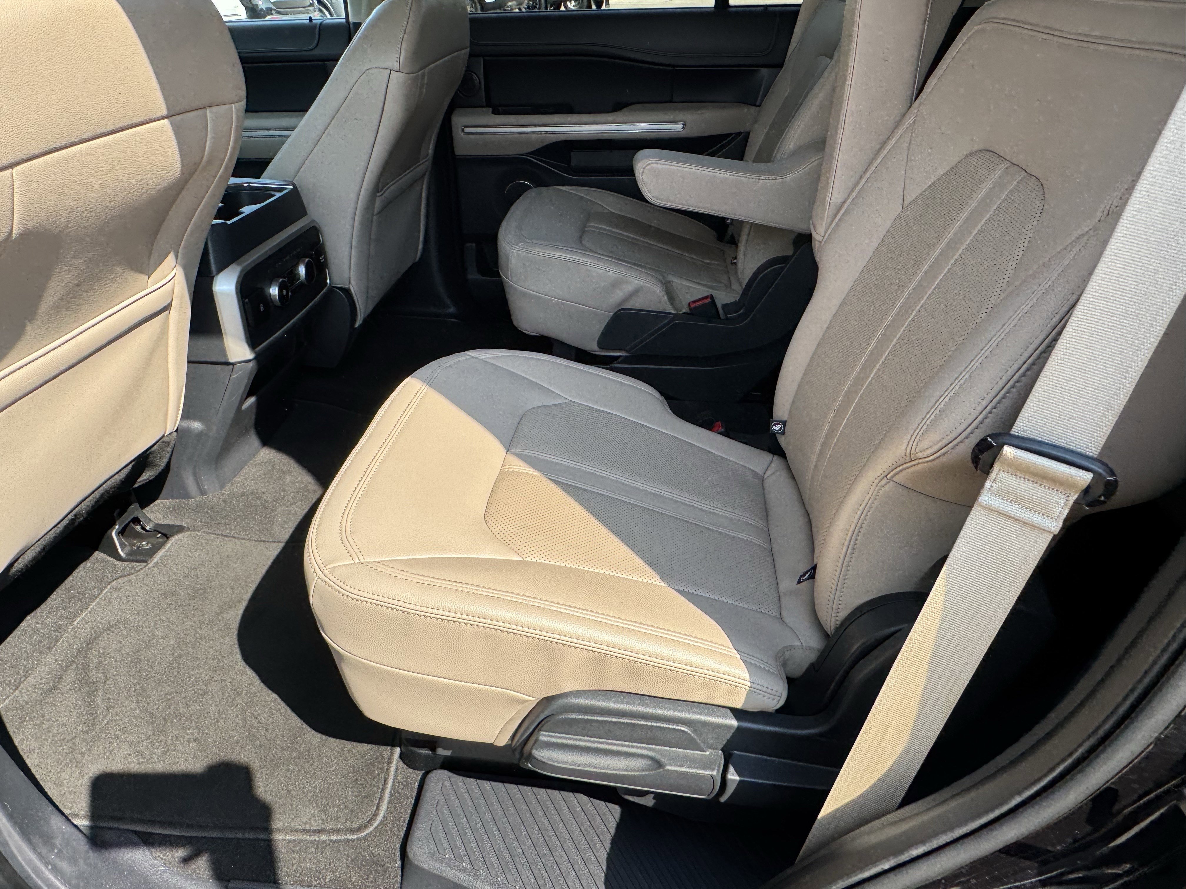 Certified 2024 Ford Expedition Limited image 11