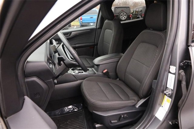 Certified 2024 Ford Escape Active w/ Cold Weather Package image 9