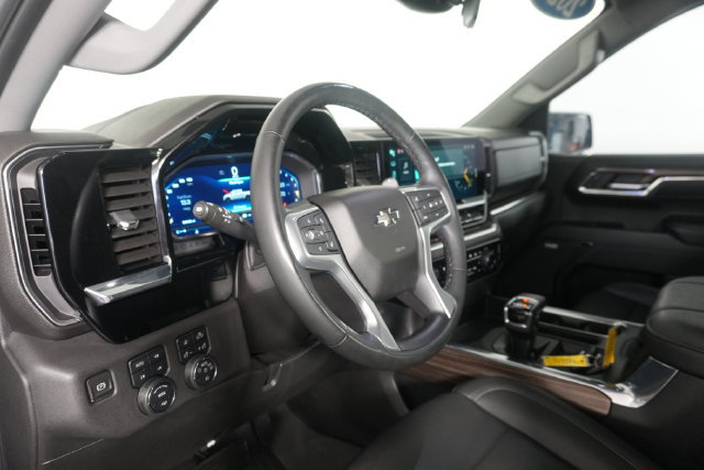 Used 2023 Chevrolet Silverado 1500 LT Trail Boss w/ LT Trail Boss Premium Package AWD/4WD image 18