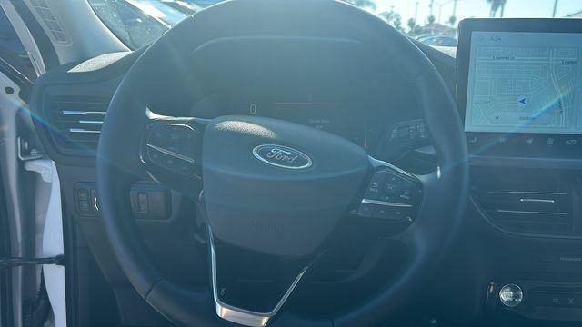 Certified 2025 Ford Escape SE w/ Class II Trailer Tow Package FWD image 19