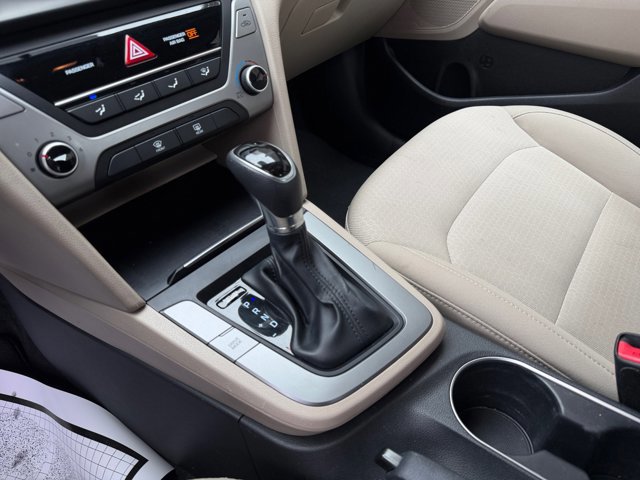 Used 2017 Hyundai Elantra SE image 15