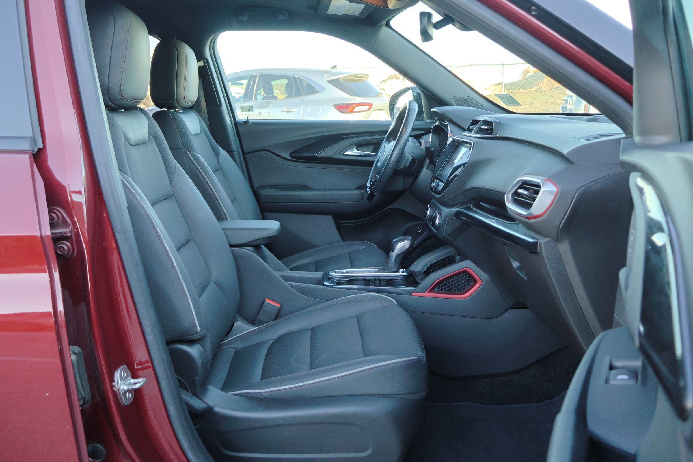 Used 2022 Chevrolet TrailBlazer RS w/ Sun and Liftgate Package image 48