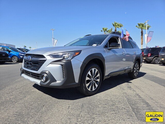 Used 2025 Subaru Outback Limited AWD/4WD image 3