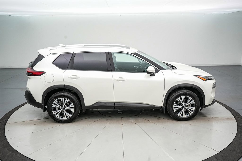 Used 2023 Nissan Rogue SV w/ SV Premium Package image 6