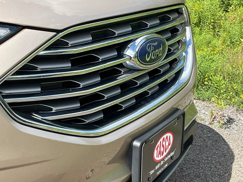 Certified 2020 Ford Edge Titanium AWD/4WD image 24