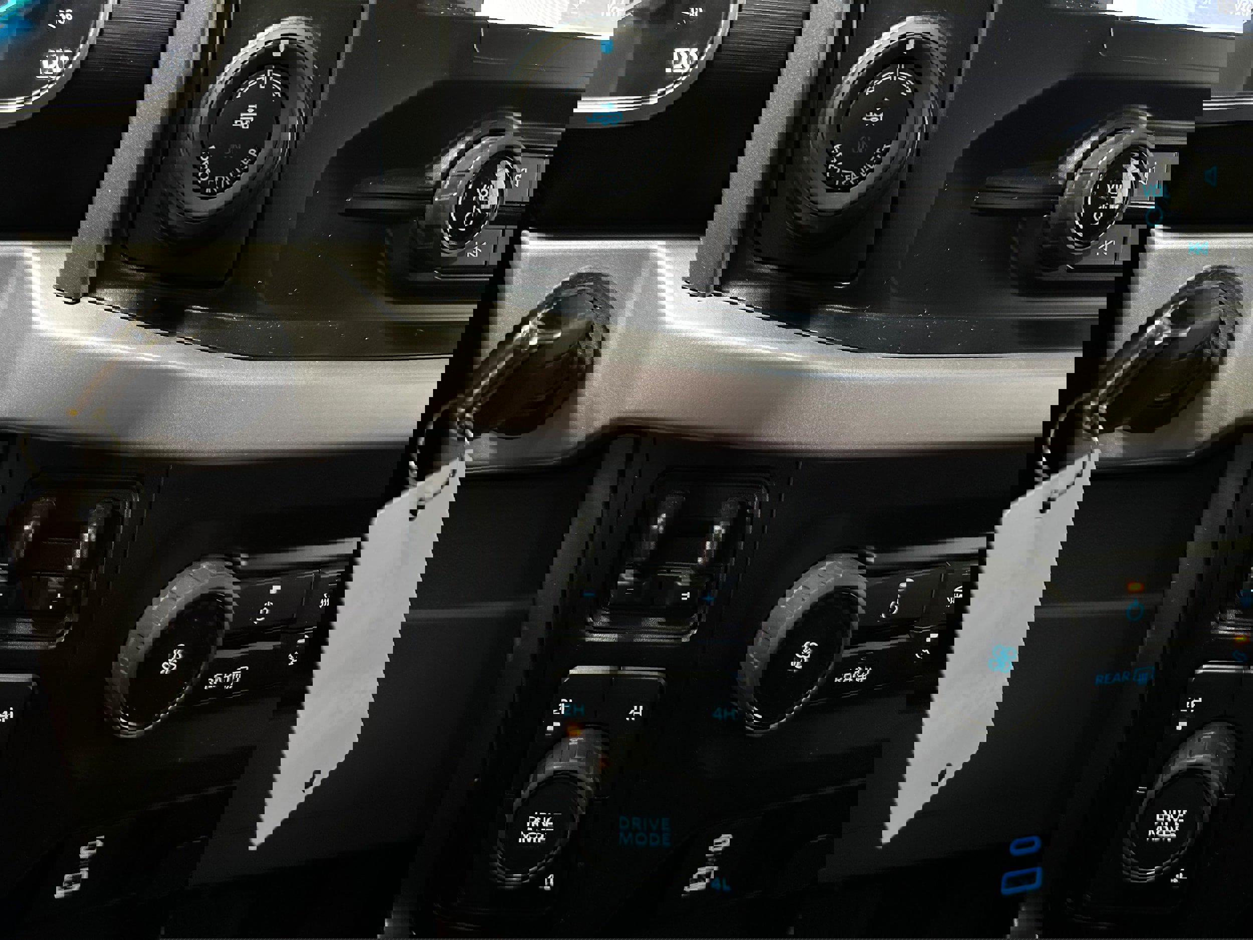 Certified 2023 Ford F150 XLT w/ Trailer Tow Package image 18