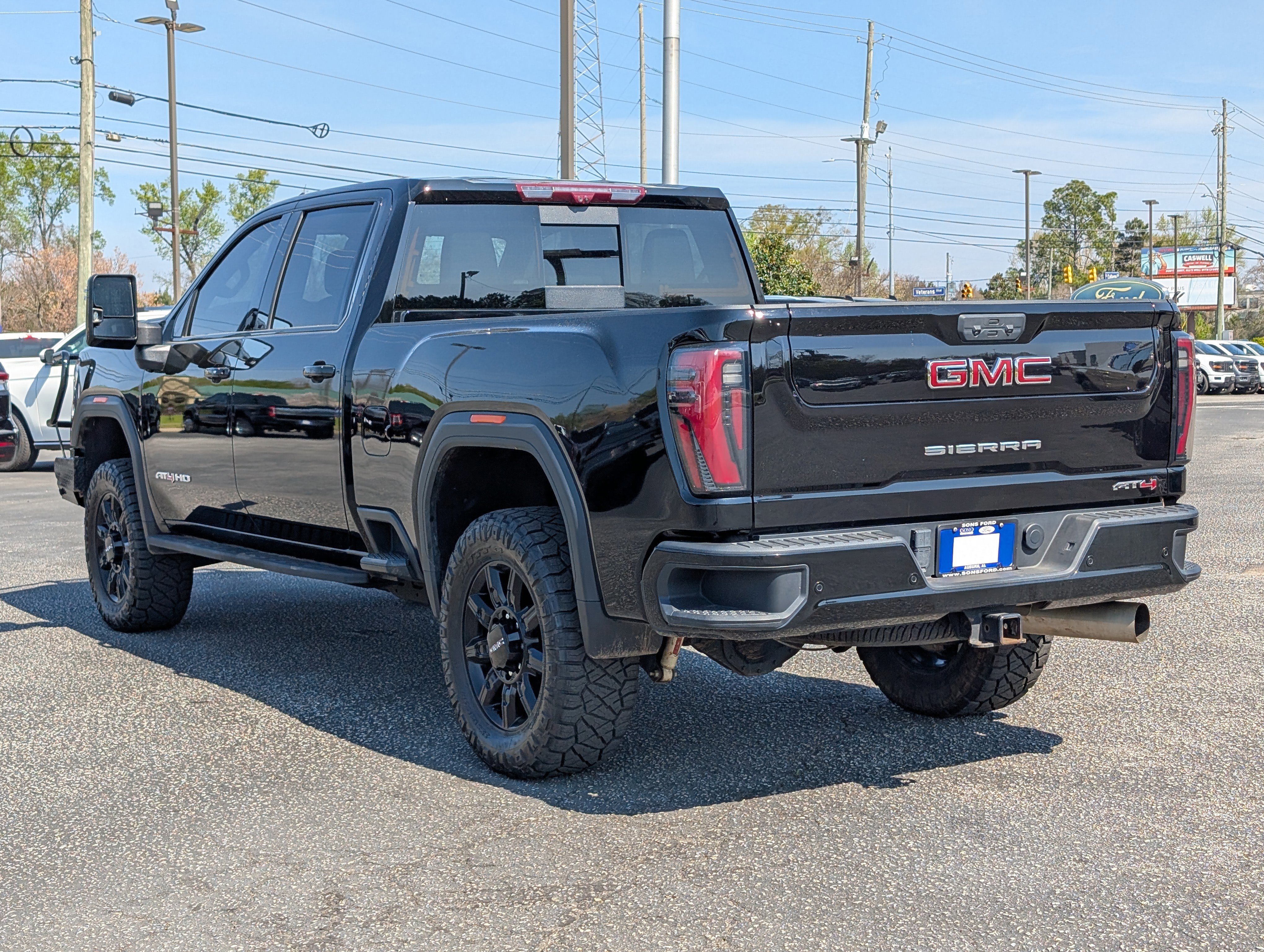 Used 2024 GMC Sierra 2500 AT4 w/ AT4 Premium Plus Package AWD/4WD image 5
