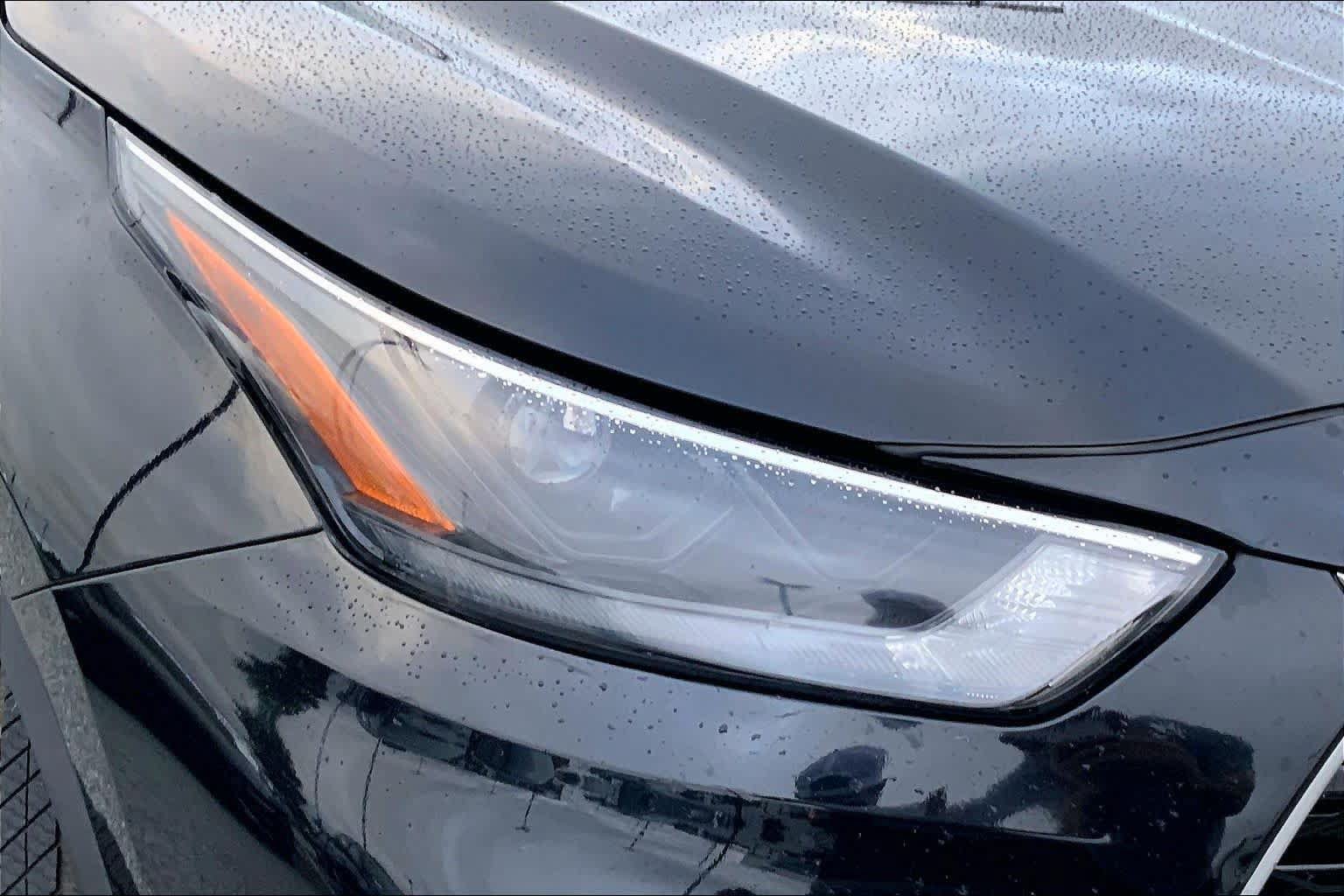 Used 2023 Toyota Highlander XLE FWD image 24