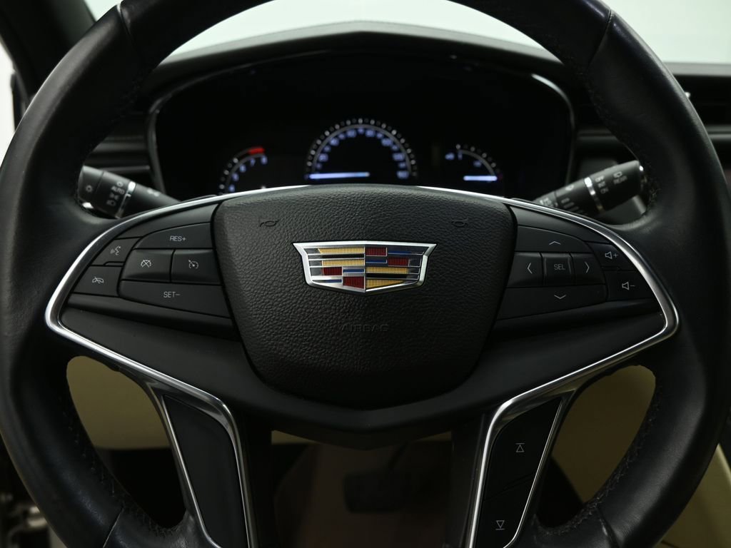 Used 2017 Cadillac XT5 FWD image 12