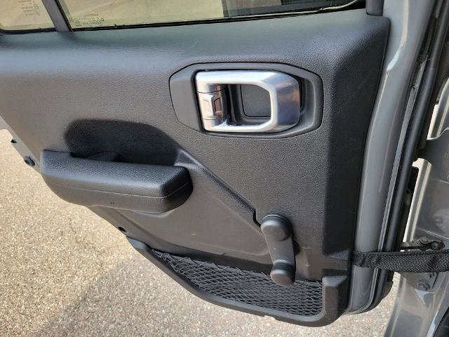 Used 2022 Jeep Gladiator Sport image 14