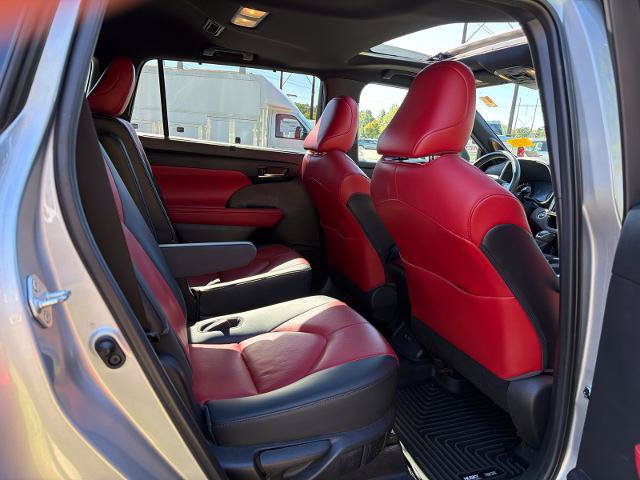 Used 2021 Toyota Highlander XSE AWD/4WD image 27