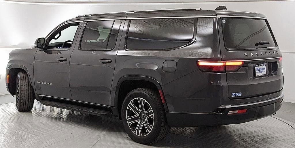 Used 2025 Jeep Wagoneer L Series II w/ 8-pass Seating Package AWD/4WD image 4