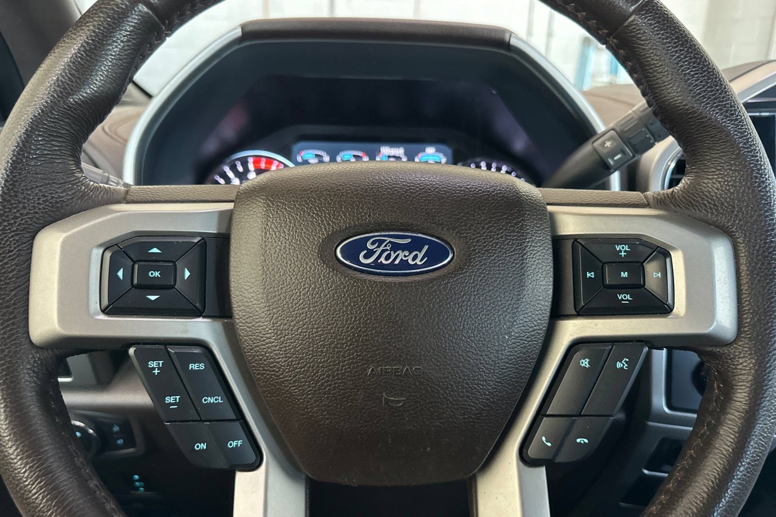 Certified 2022 Ford F350 King Ranch w/ King Ranch Ultimate Package AWD/4WD image 24