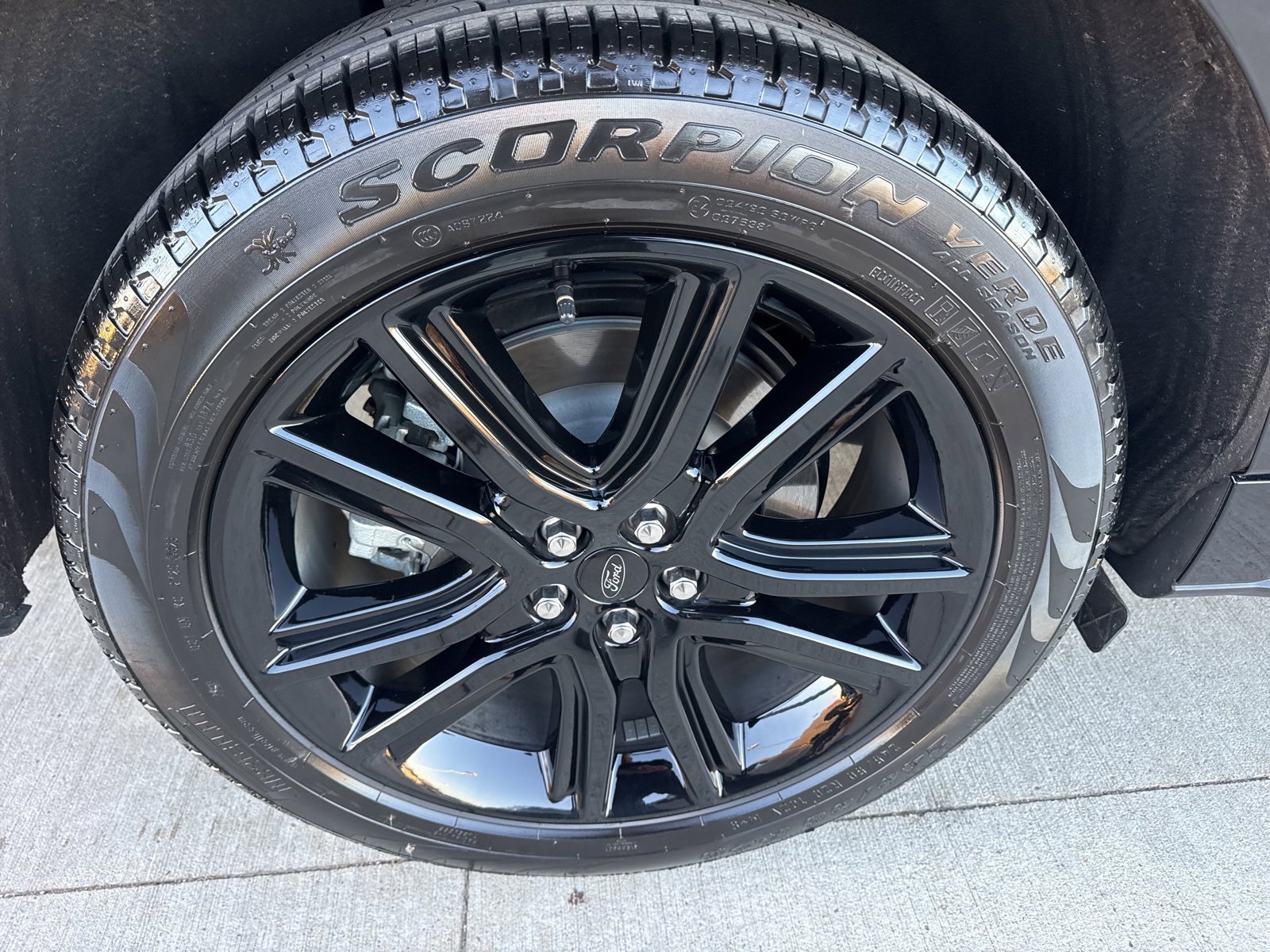 Certified 2024 Ford Edge ST-Line image 19